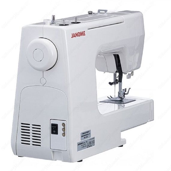 Швейная машина Janome 1547