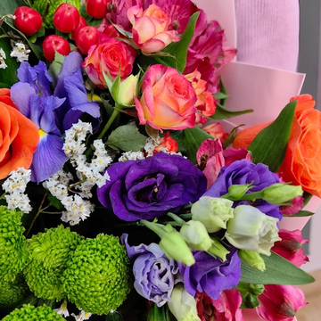 Авторский букет в яркой гамме
