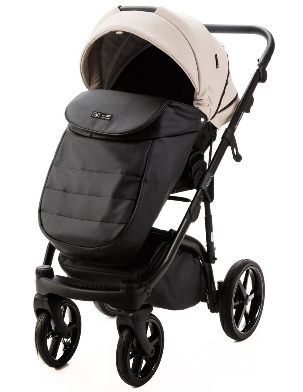 Детская коляска Adamex Nola Deluxe 3 в 1 N-SD110 (СВ.БЕЖ.КОЖА + ЧЕРН.КОЖА)