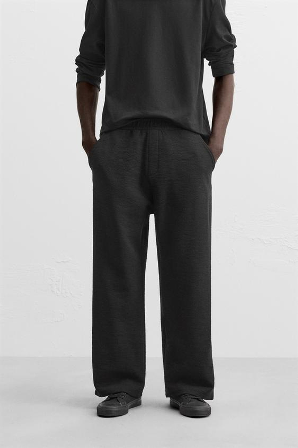 ZARA ЖАККАРДОВЫЕ ДЖОГГЕРЫ С РЕЛЬЕФНЫМ УЗОРОМ, ЧЕРНЫЙ