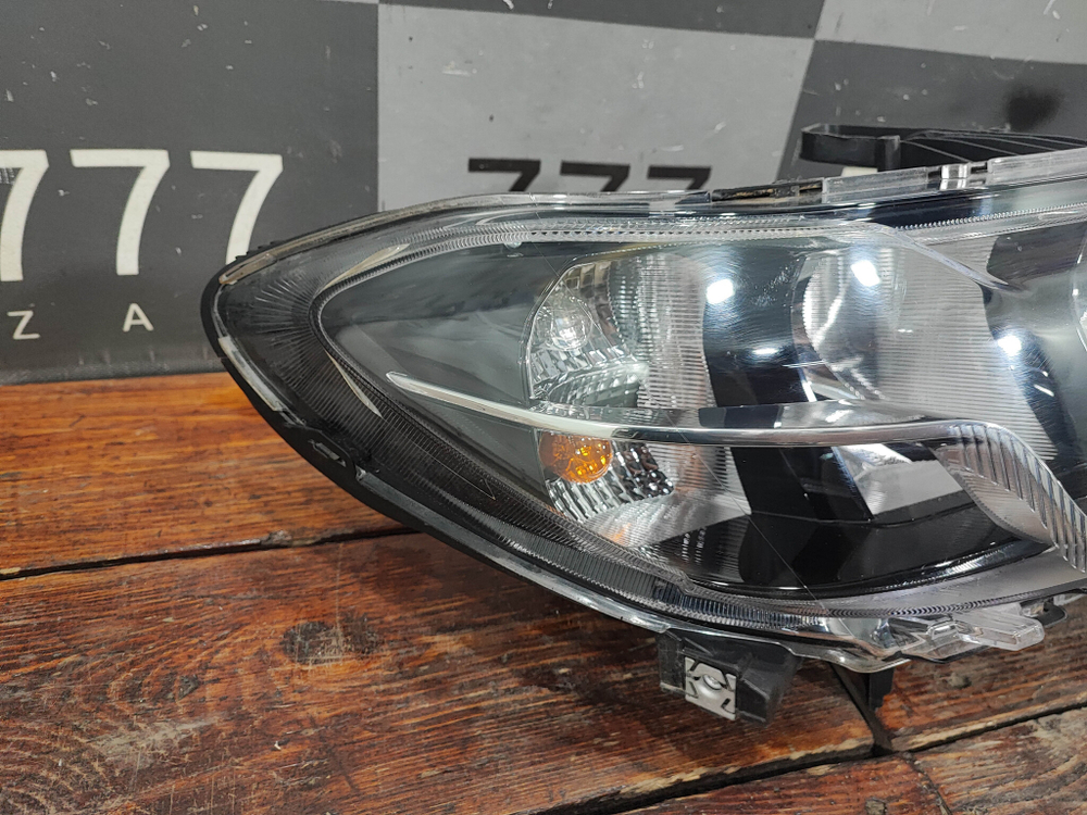 Фара правая LADA Niva Travel 20-нв Б/У Оригинал 8450087158