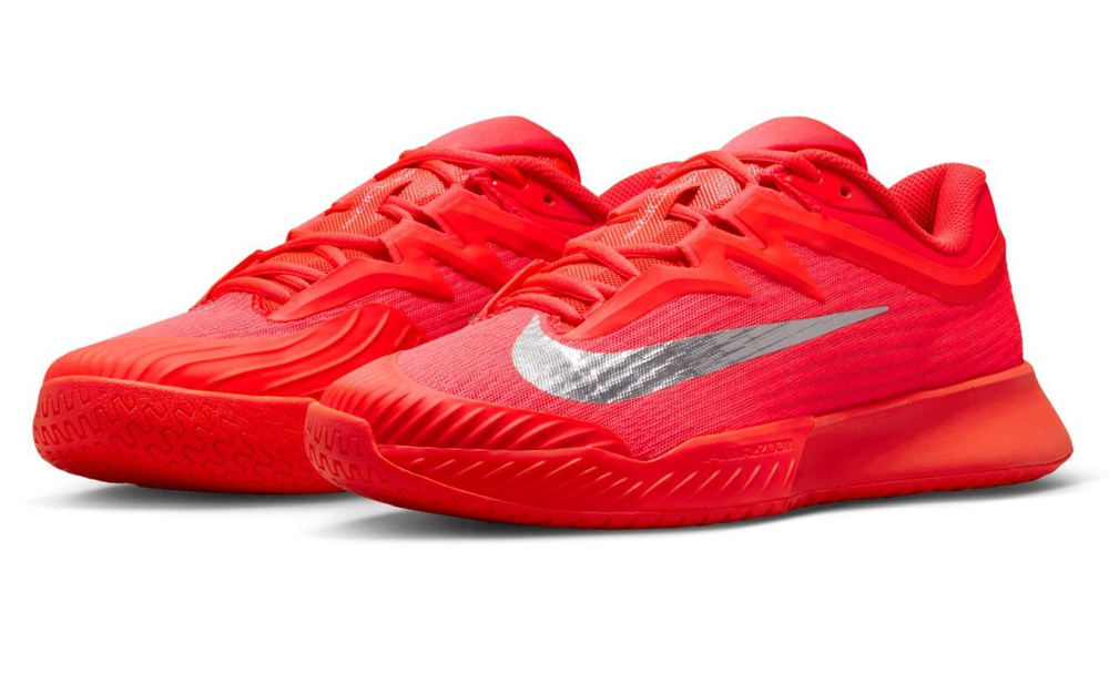 Женские Кроссовки теннисные Nike Zoom Vapor Pro 3 HC Premium - bright crimson/metallic silver