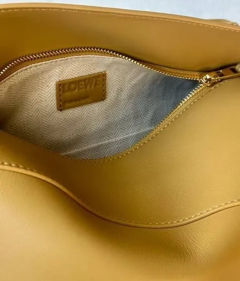 Сумка Loewe Puzzle Edge bag in classic calfskin