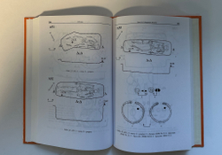 Грач Н. Л. Некрополь Нимфея. – СПб.: Наука, 1999 г., Тир. 500 экз.