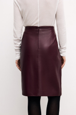 Skirt raspberry color