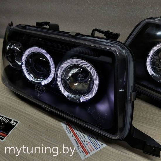 Передние фары ANGEL EYES BLACK для Audi 80 B4