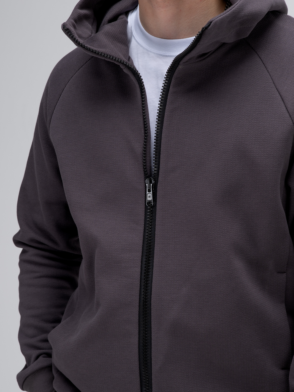 Толстовка на молнии с капюшоном теплая. Графит