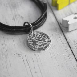 Кожаный браслет шнурок с гравировкой на заказ