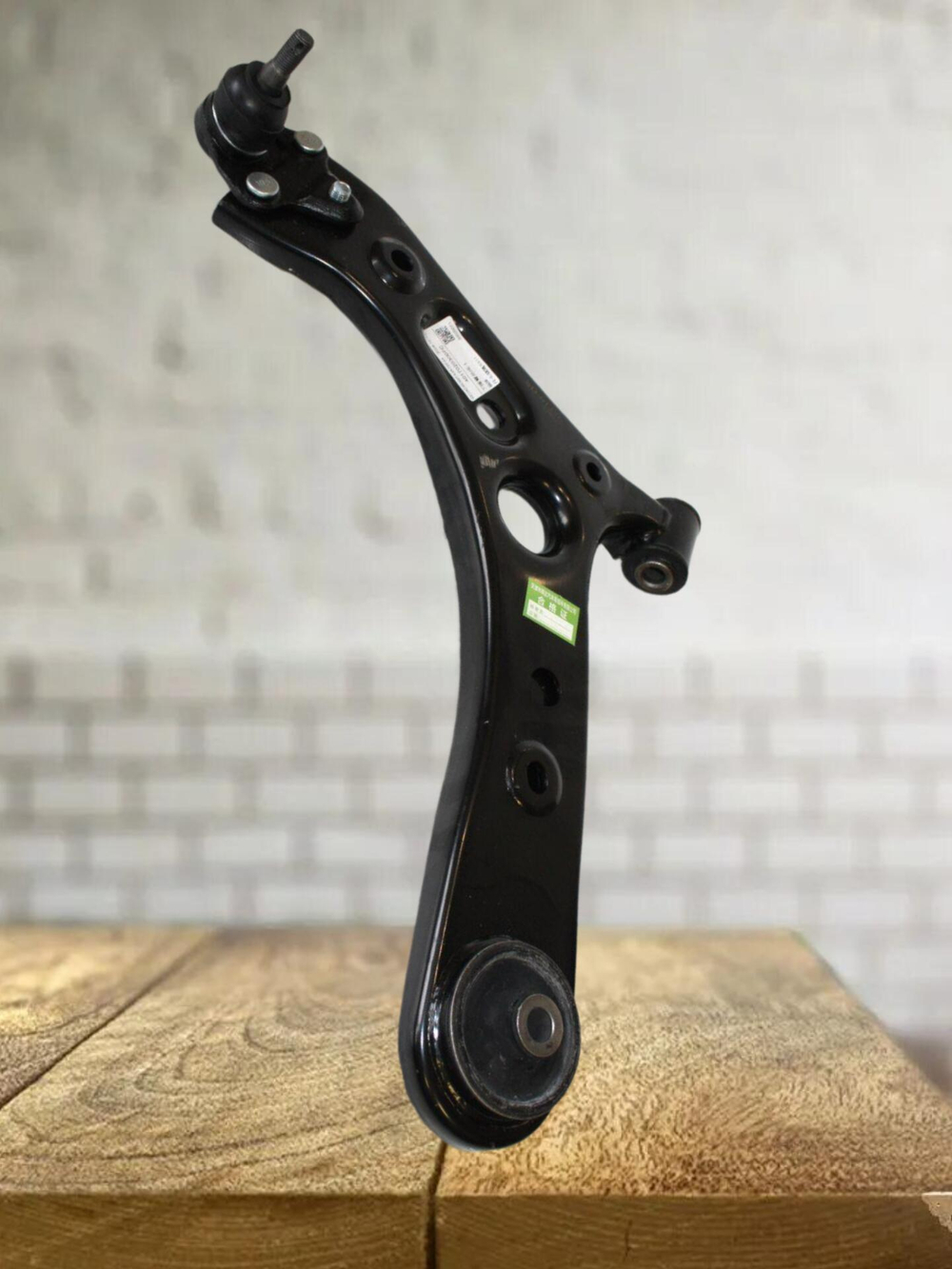 Рычаг подвески перед. ниж левый 4017031900 для Geely Emgrand