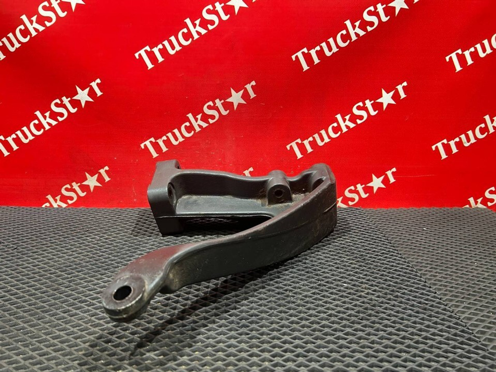 Кронштейн кабины правый