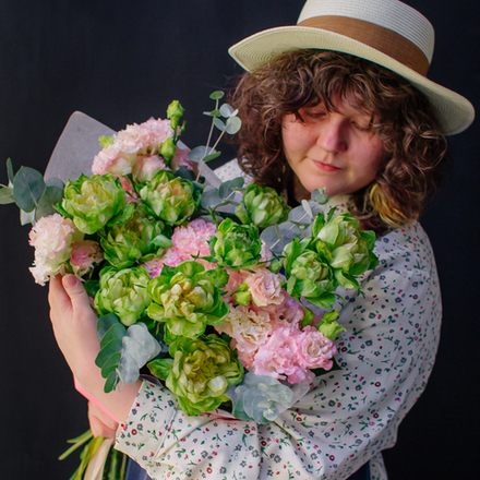 25. Эффектный тропический букет в современном стиле