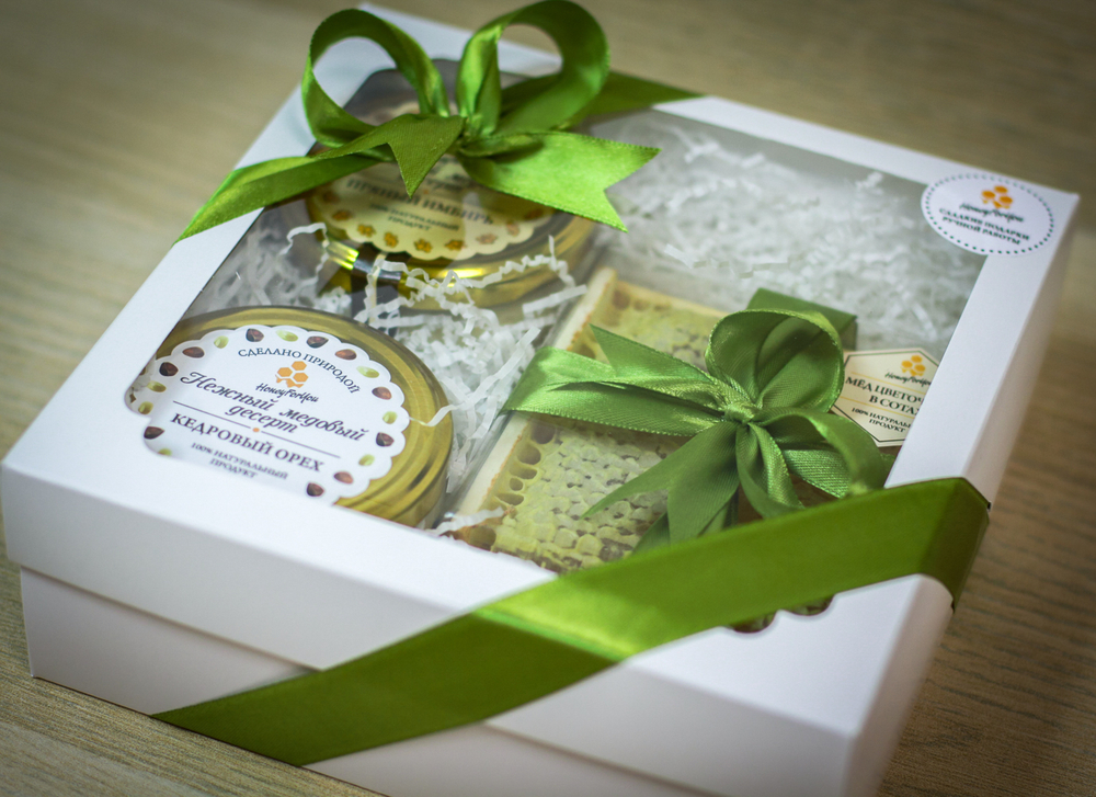 Подарочный набор HoneyForYou с крем-медом и сотовым медом в оливковом оформлении