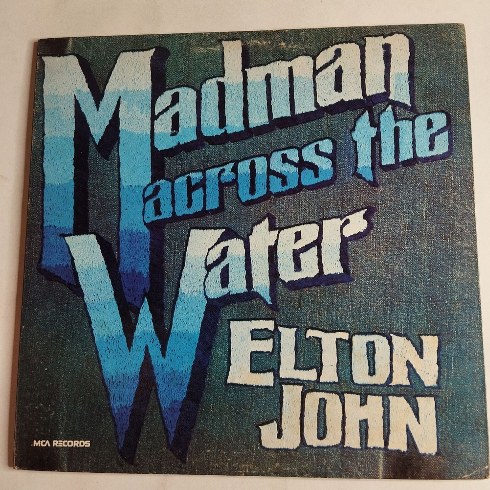 Винтажная виниловая пластинка LP Elton John Madman Across The Water (USA 1973)