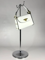 Женская сумочка с застежкой-пчелкой из натуральной кожи цвет белый