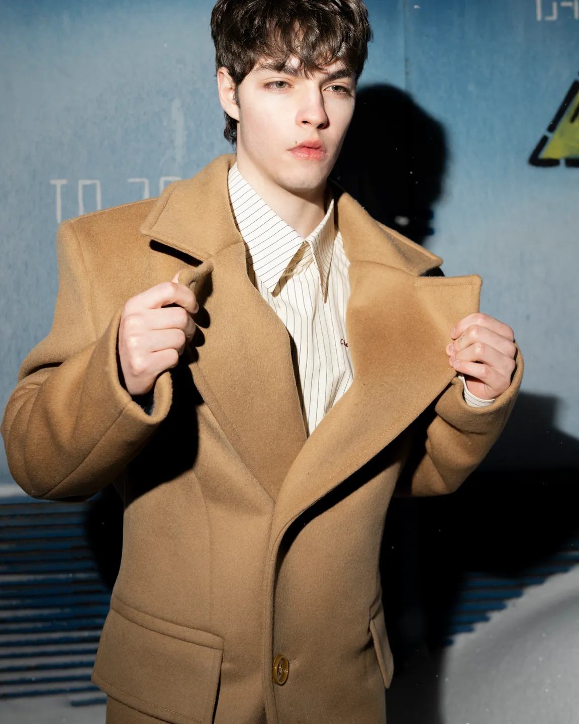 Бежевое пальто 