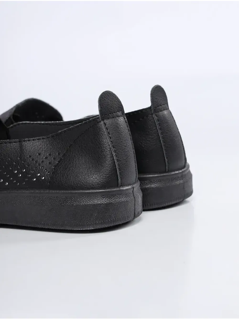 Мокасины летние с перфорацией