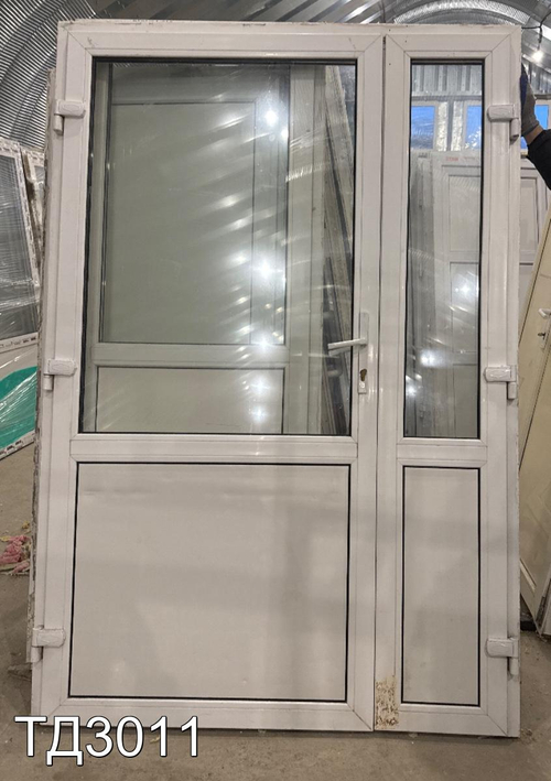 Дверь пластиковая входная Б/У 2100(в) x 1420(ш)