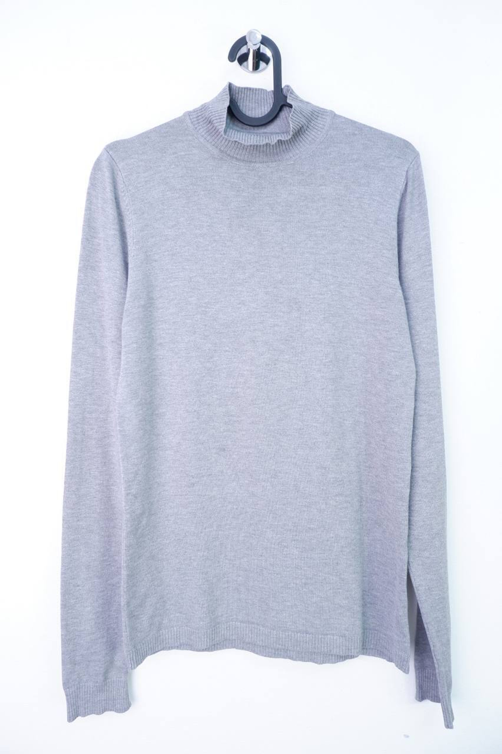 Водолазка базового оттенка, визуально 44 размер