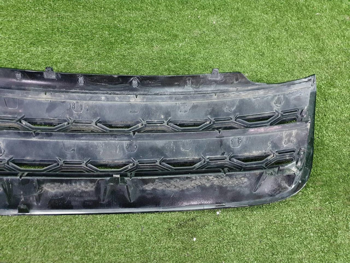 Решетка радиатора Land-Rover Discovery 5 (2016-2021)