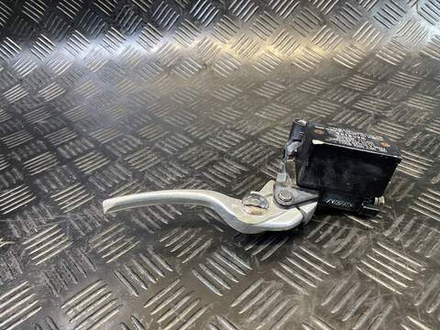 Цилиндр переднего тормоза Suzuki GSR400 (GK7DA)