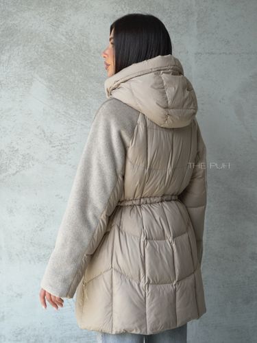 Бежевый комбинированный пуховик-пальто на кулиске