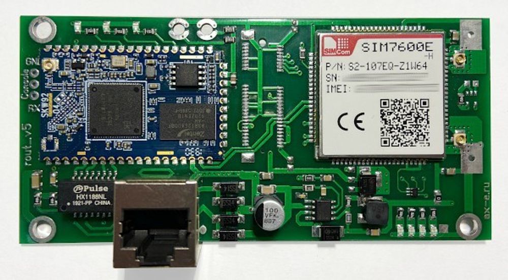 Встраиваемый роутер с интегрированным LTE-модемом AXR-5i PoE
