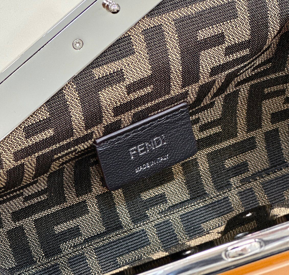 Fendi First Small 26 cm