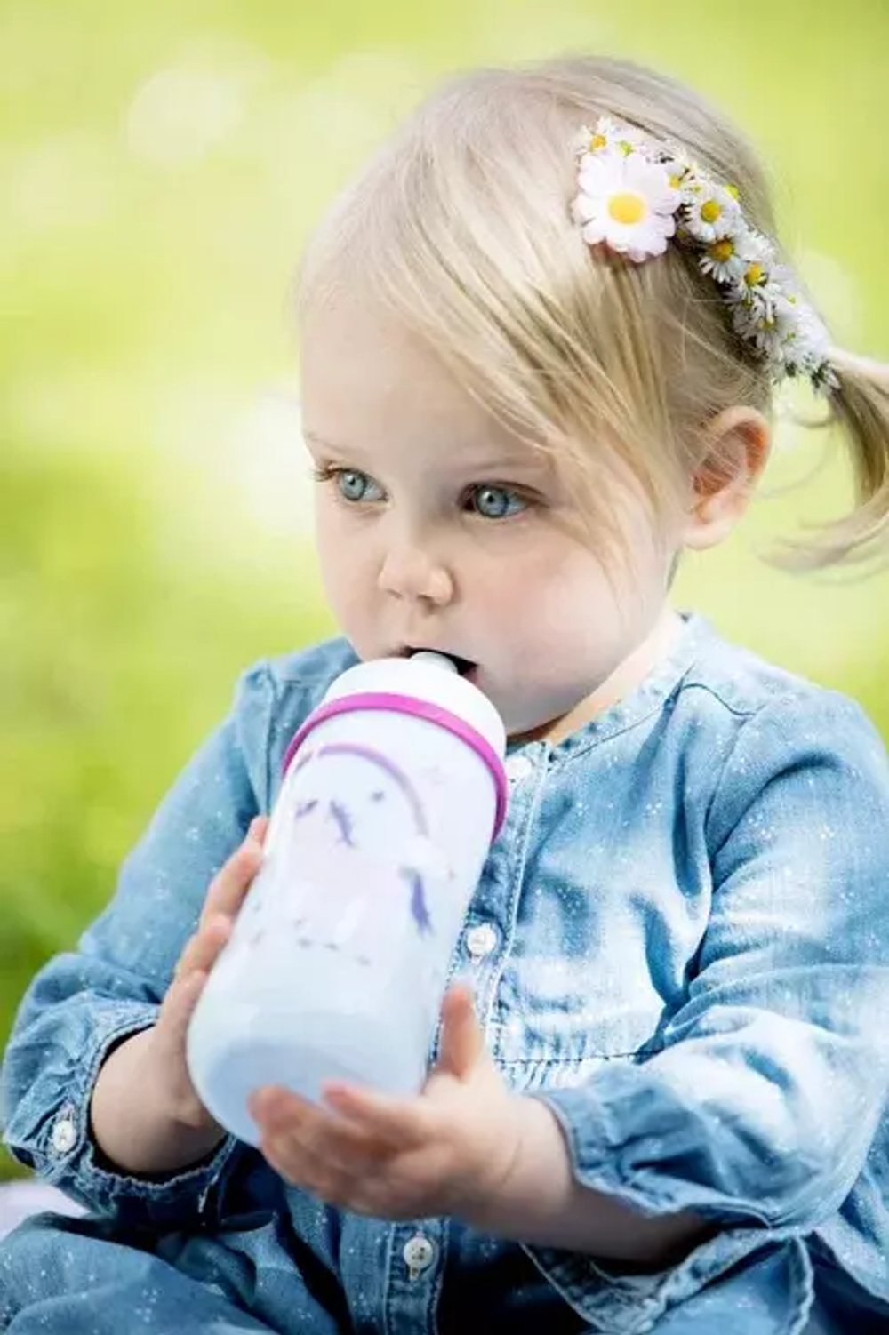 Поильник пластиковый c заглушкой NIP girl для девочки 330 мл. с 18 месяцев