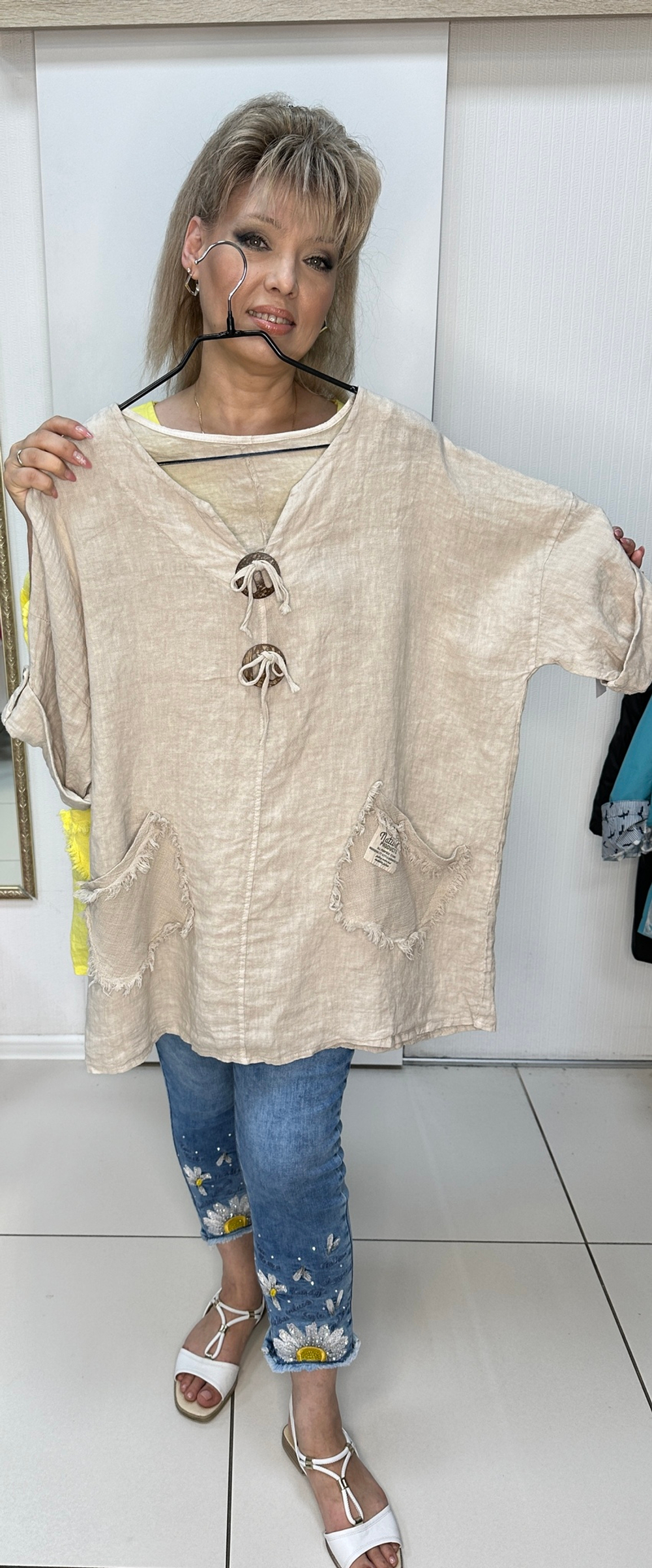 Льняная туника с 2-мя большими пуговками и кармашками