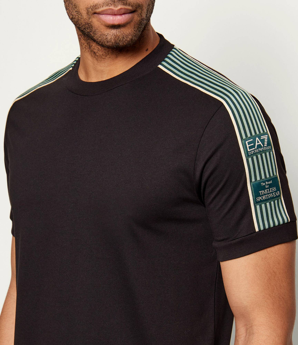 Футболка EA7