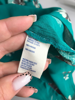 Платье American Eagle симпатичное, из вискозы, маркировка 4, визуально 42 размер