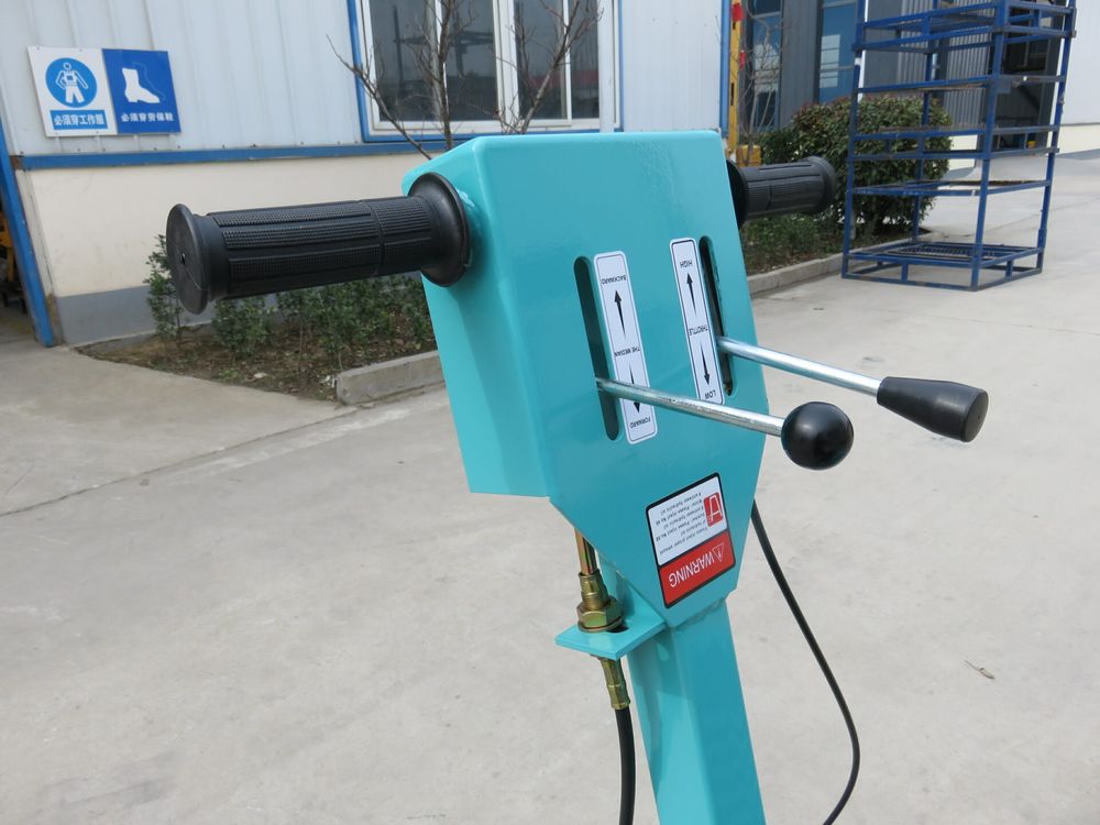 Ручной одновальцовый виброкаток GIKS GVR-300H бензиновый - [300 кг / Honda GX160]