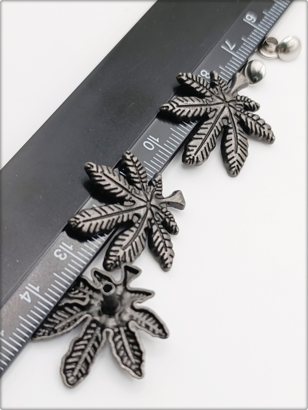 Заклепки "Листик" для декора сумок, браслетов, рюкзаков, кепок.
