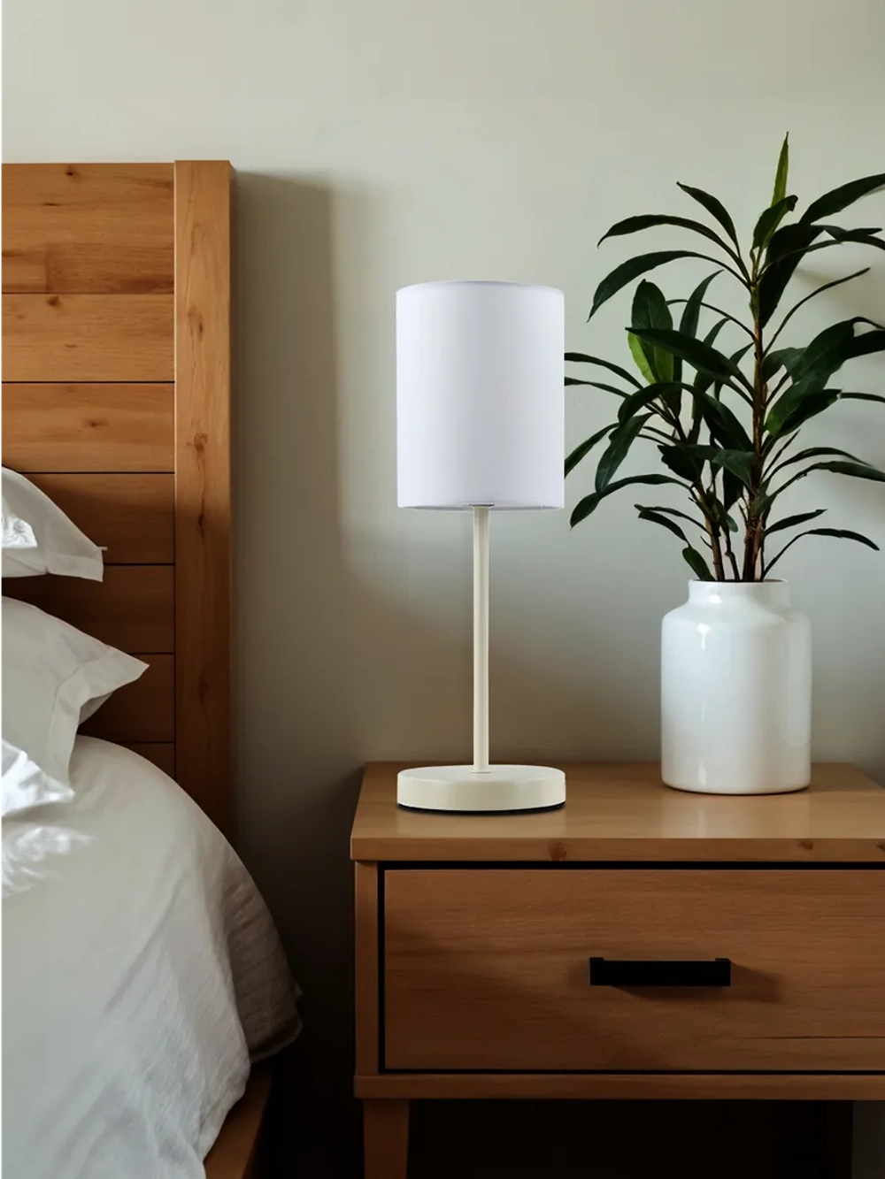 Прикроватный светильник настольный для спальни