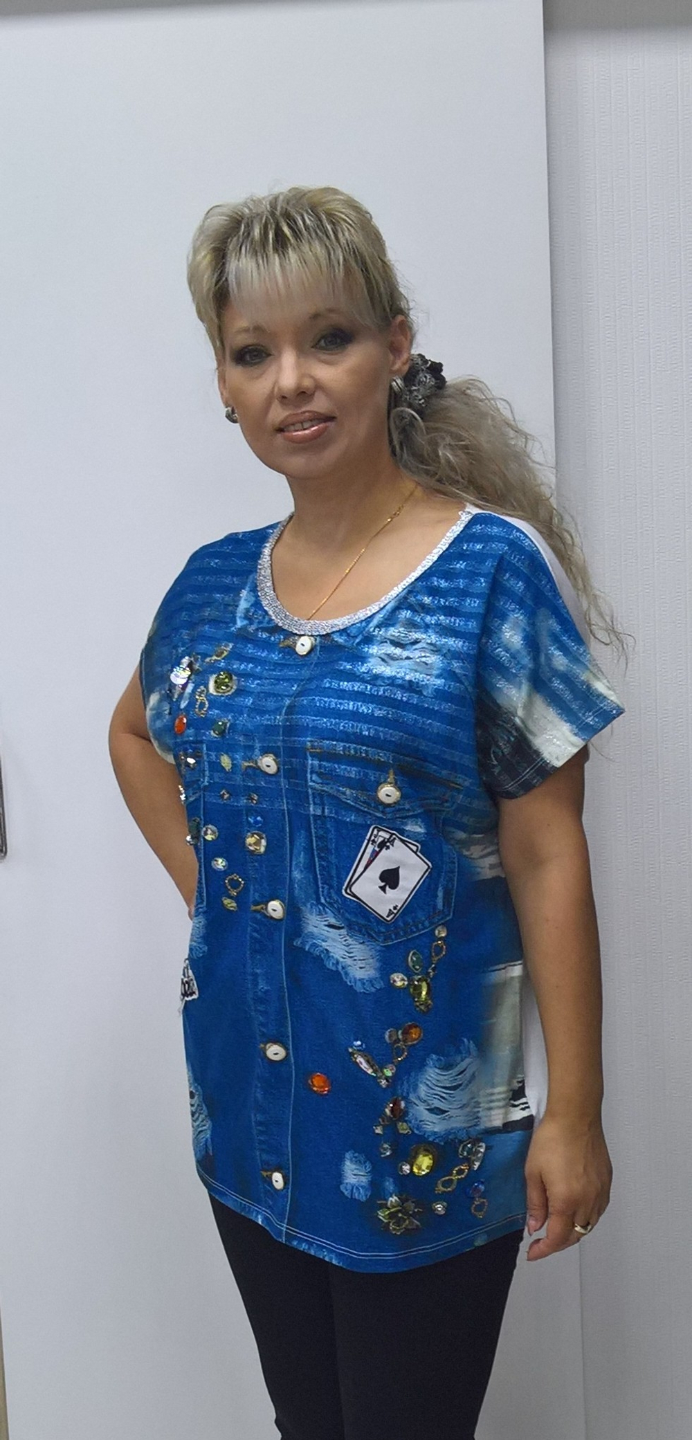 Стильный летний блузон с оригинальным принтом