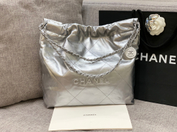 Chanel 22 Small Handbag 37 cm