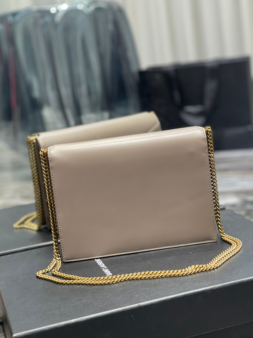 Saint Laurent Cassandra Medium 22 cm