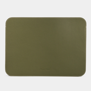 Чехол кожаный для MacBook 13-14" зеленого цвета