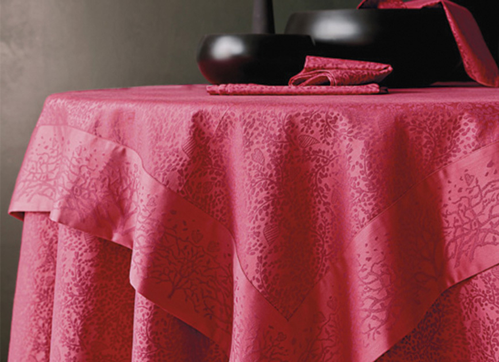 Скатерть 170x240 и 8 салфеток Blanc des Vosges Arbre rouge Франция