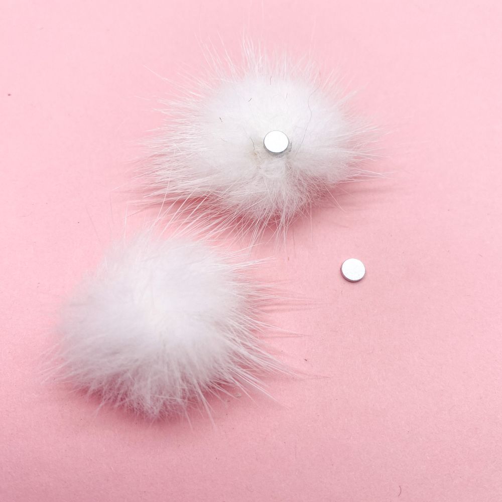 Zoo Пушок на магните белый для дизайна ногтей