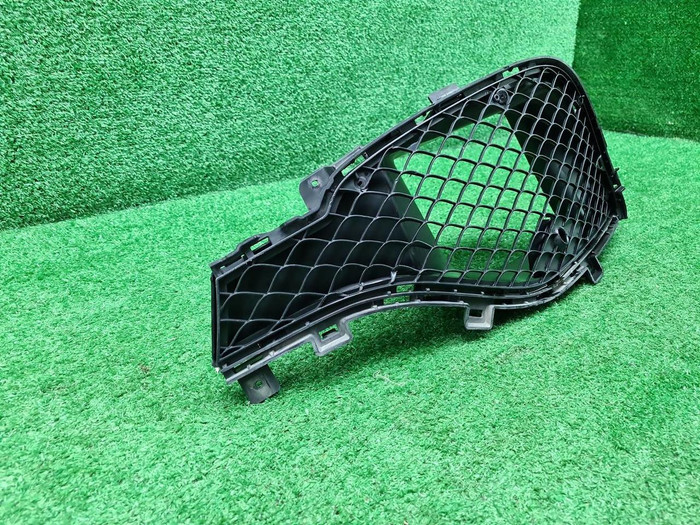 Решетка перед. бампера Mercedes GLE C292 15-19 AMG