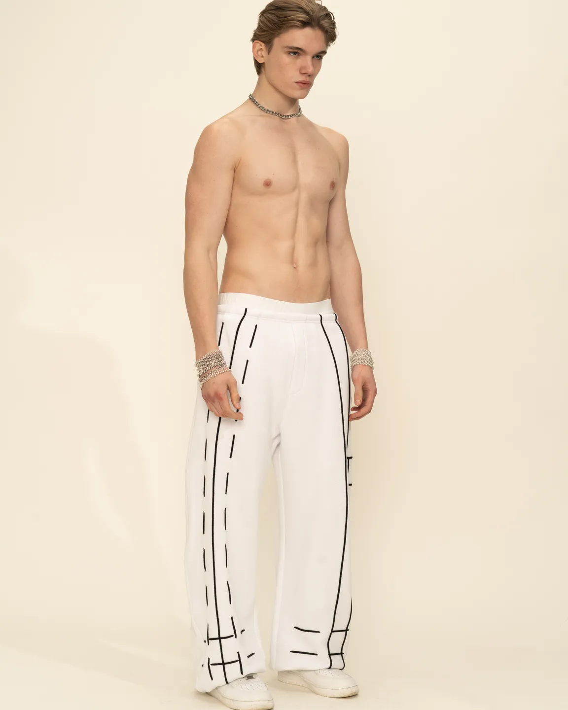 Молочные брюки 