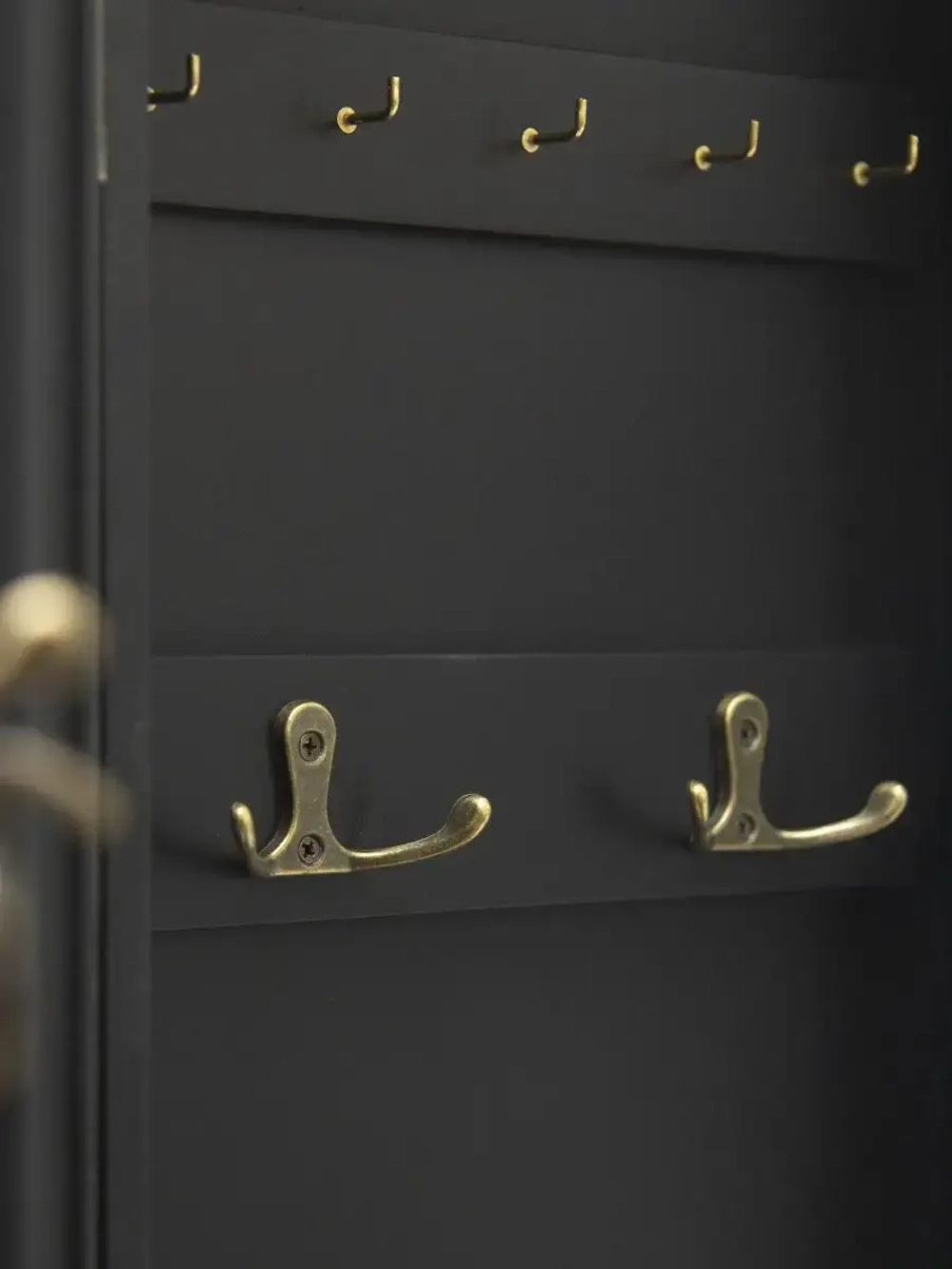 Ключница настенная в прихожую закрытая