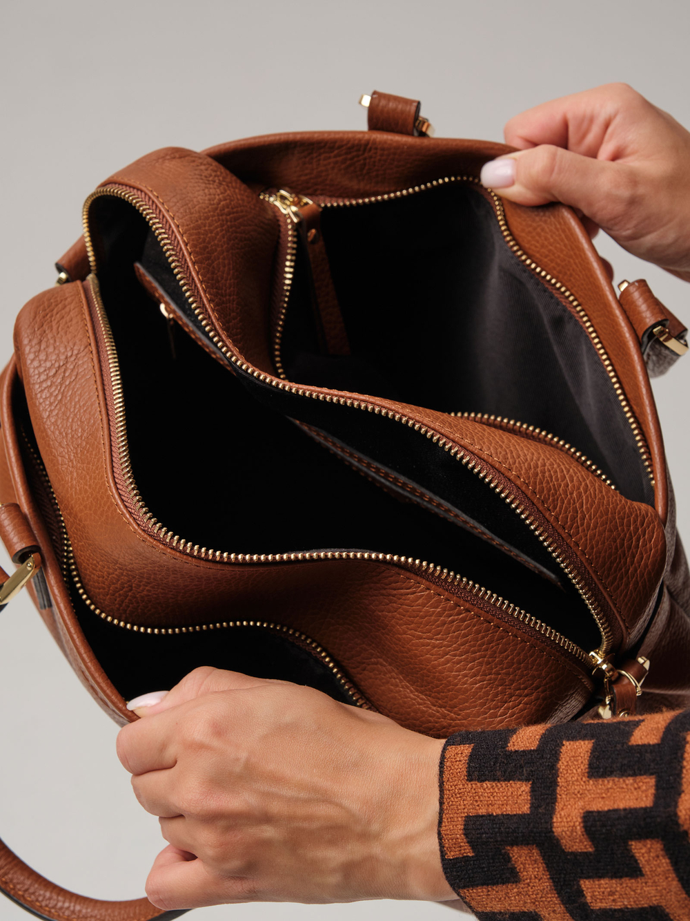 Кожаная сумка Deboro 3358 фундук