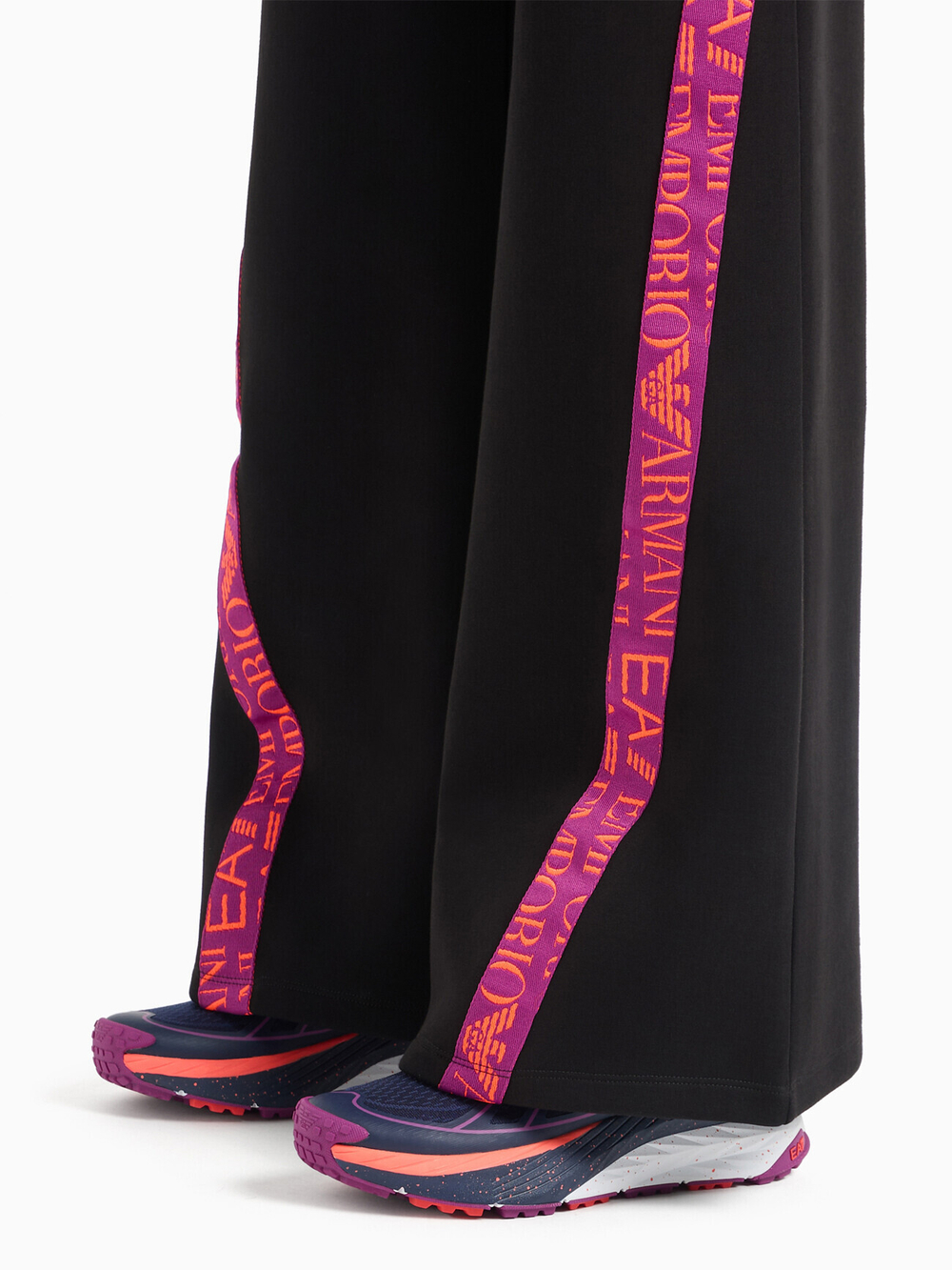 Костюм женский Tracksuit EA7