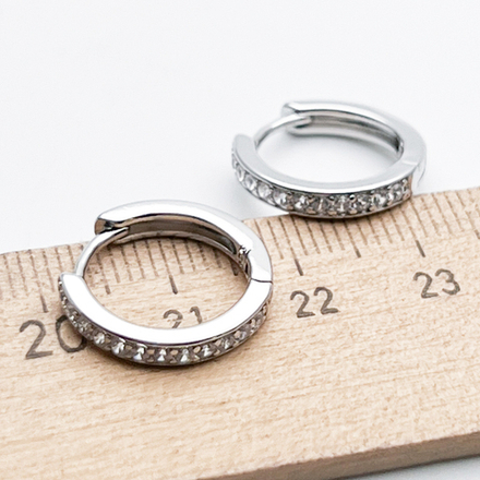 Ювелирные швензы Конго, родиевое покрытие, фианиты, размер 16*2,7 мм, цена за пару