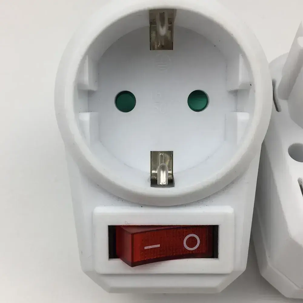 Штепсельная розетка европейского стандарта немецкого с преобразованием мощности выключателем