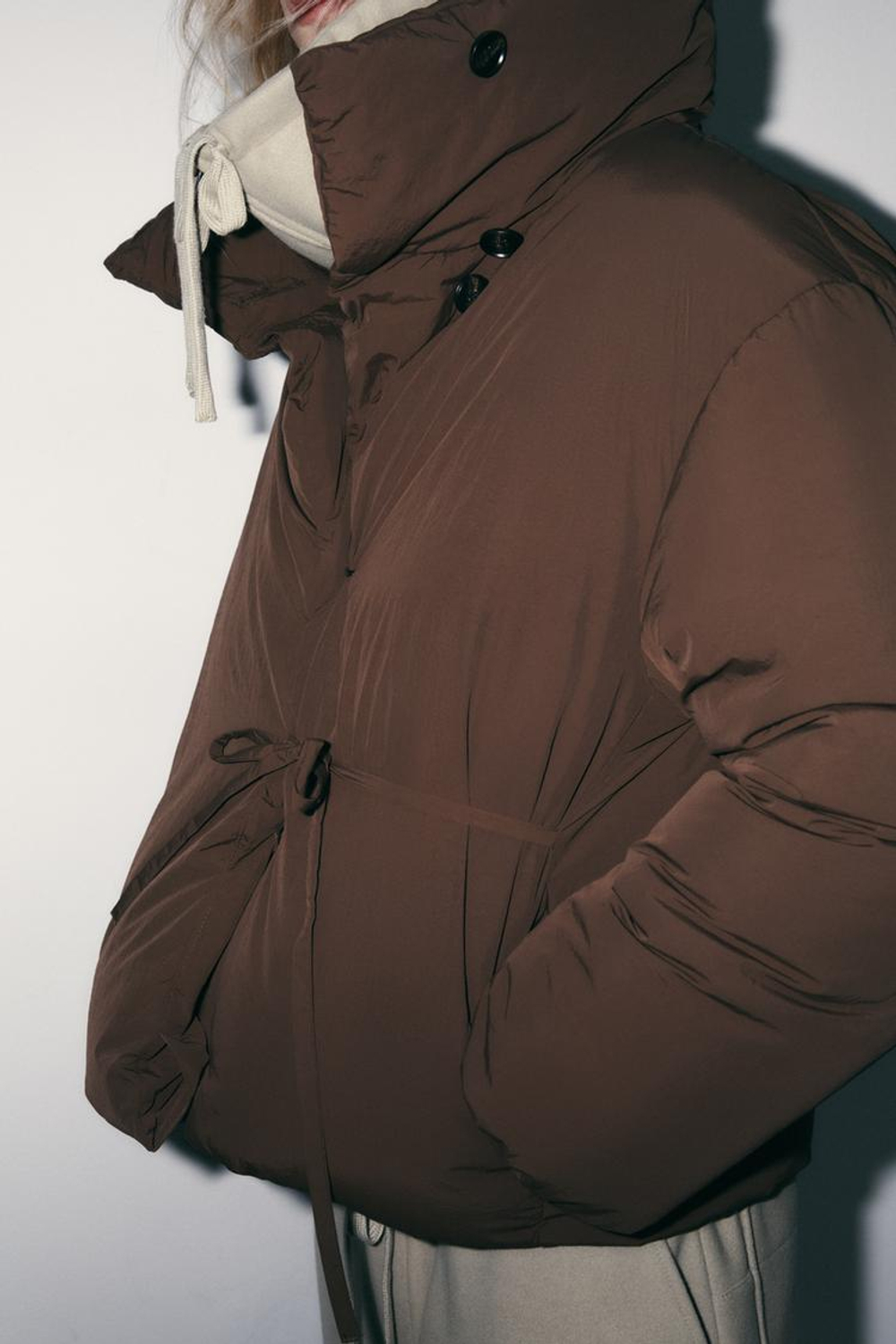 ZARA КОРОТКИЙ СТЕГАНЫЙ АНОРАК WATER AND WIND PROTECTION, ТЕМНО-КОРИЧНЕВЫЙ