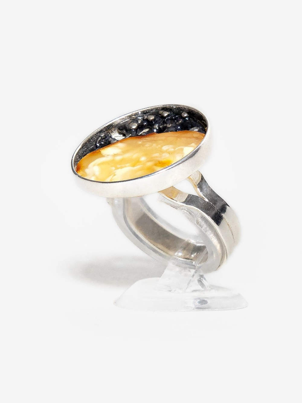 Уникальное серебряное кольцо с пейзажным янтарем, безразмерное