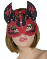 Маска дьяволицы с рожками (Цвет: красный с черным)
